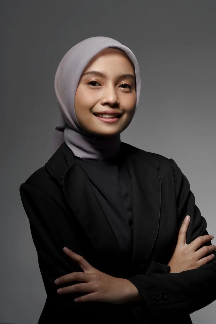 Profil Penulis Rina Kusuma